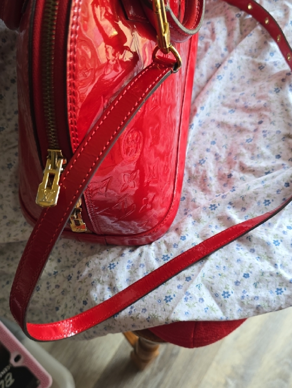 Perfect Condition! Never Used! Louis Vuitton Red Verni Medium Alma - Picture 10 of 11